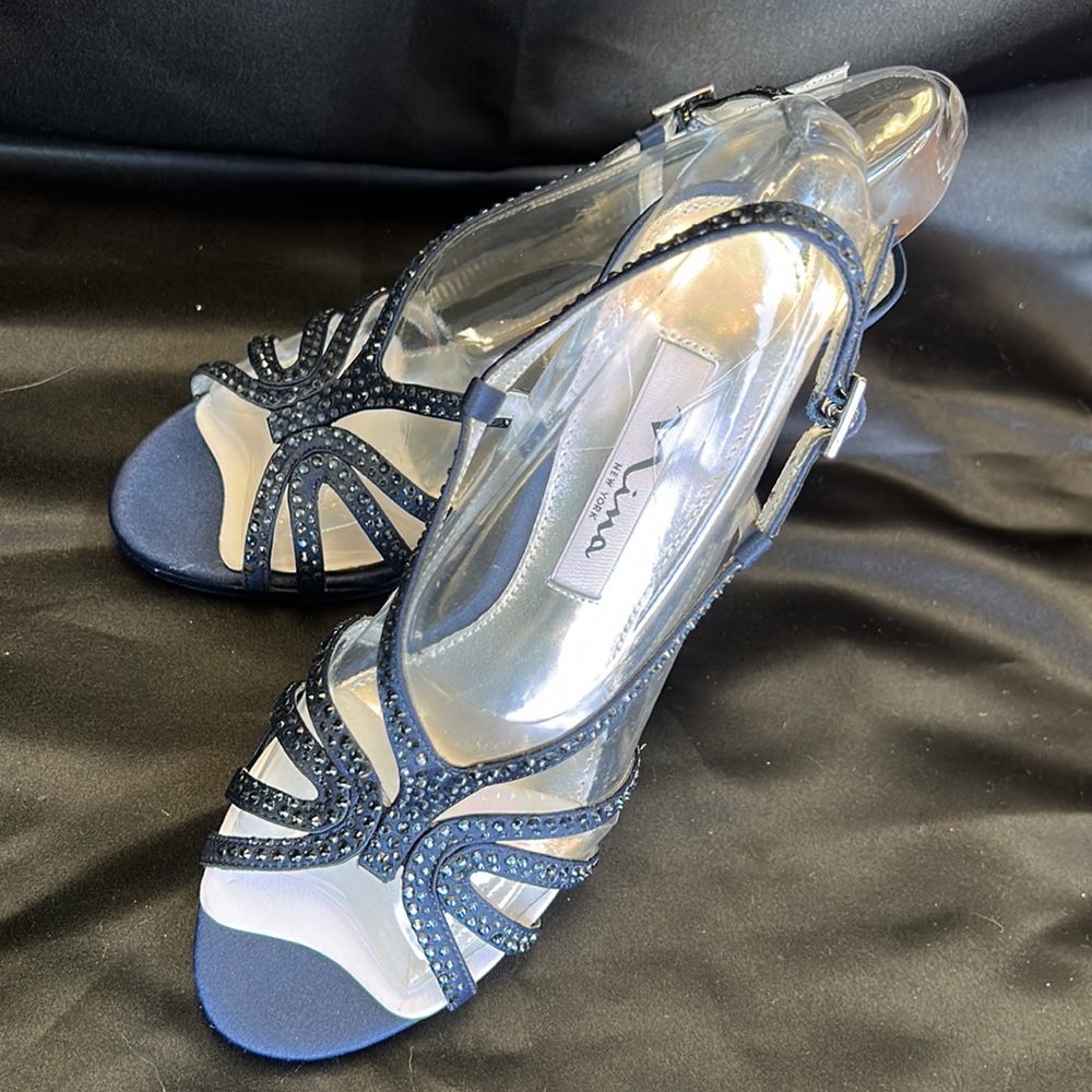 Navy Bobbie Nina beaded heels size 5